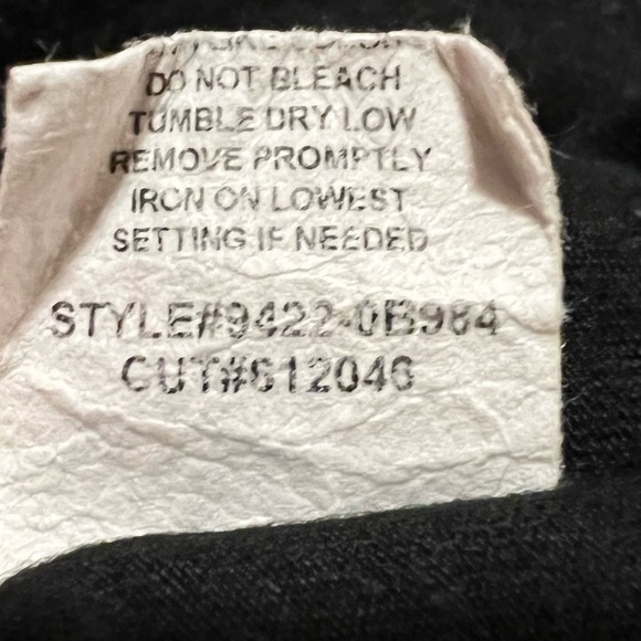 Kim & Cami Black Tee (Sz M) - Picture 10 of 10